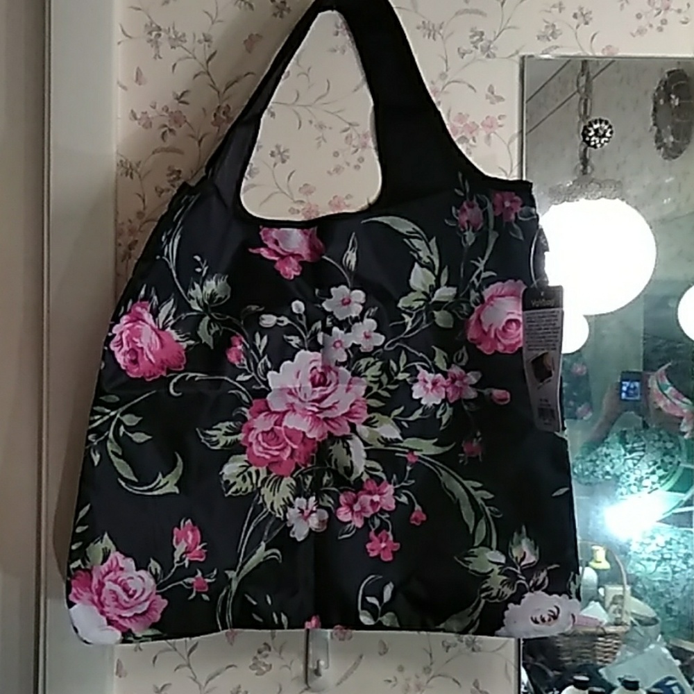 Green tote bag